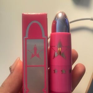 Jeffree Star Lipstick in “Jeffree’s Girl”